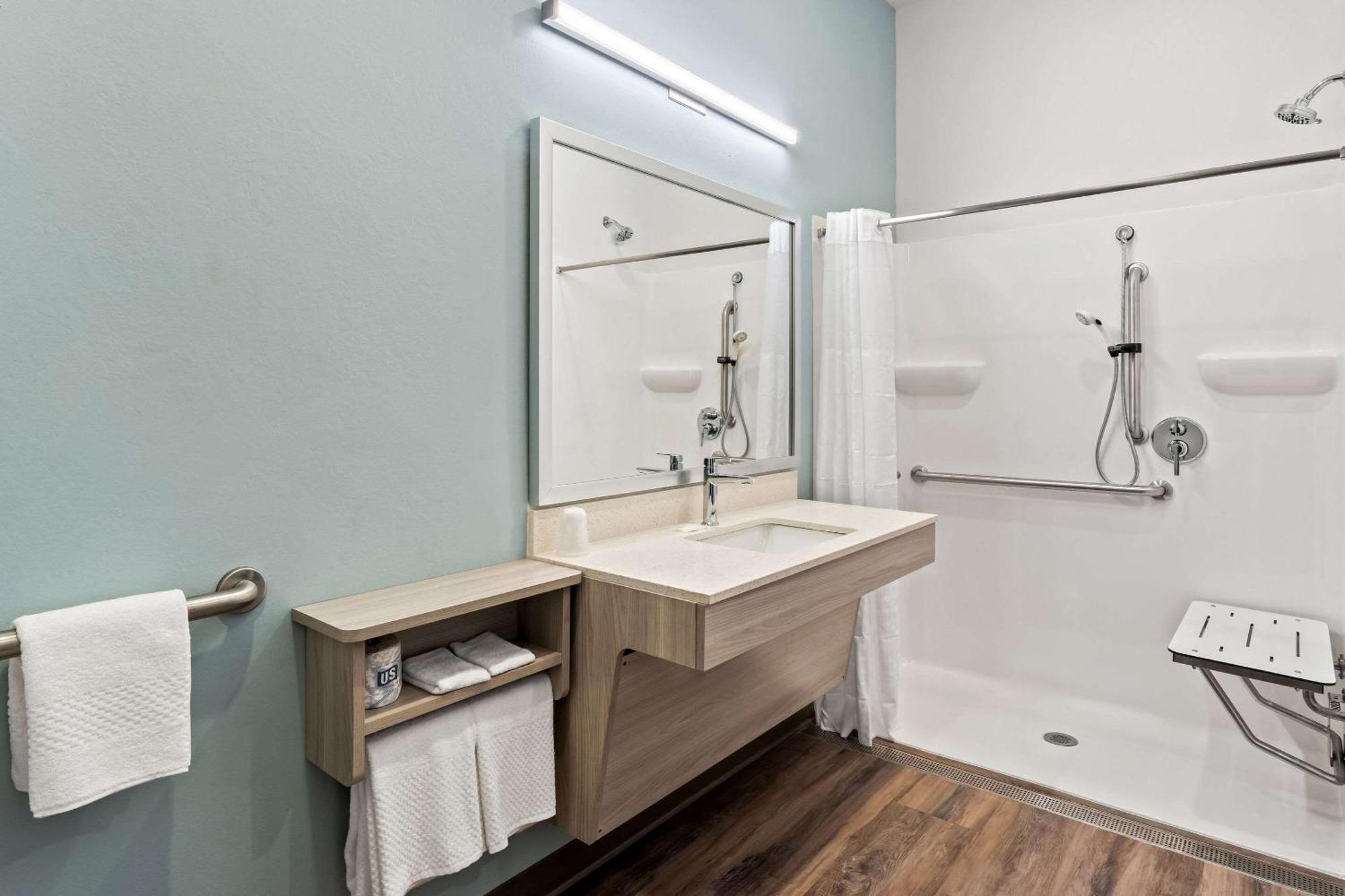 Woodspring Suites Easton Nazareth Екстериор снимка
