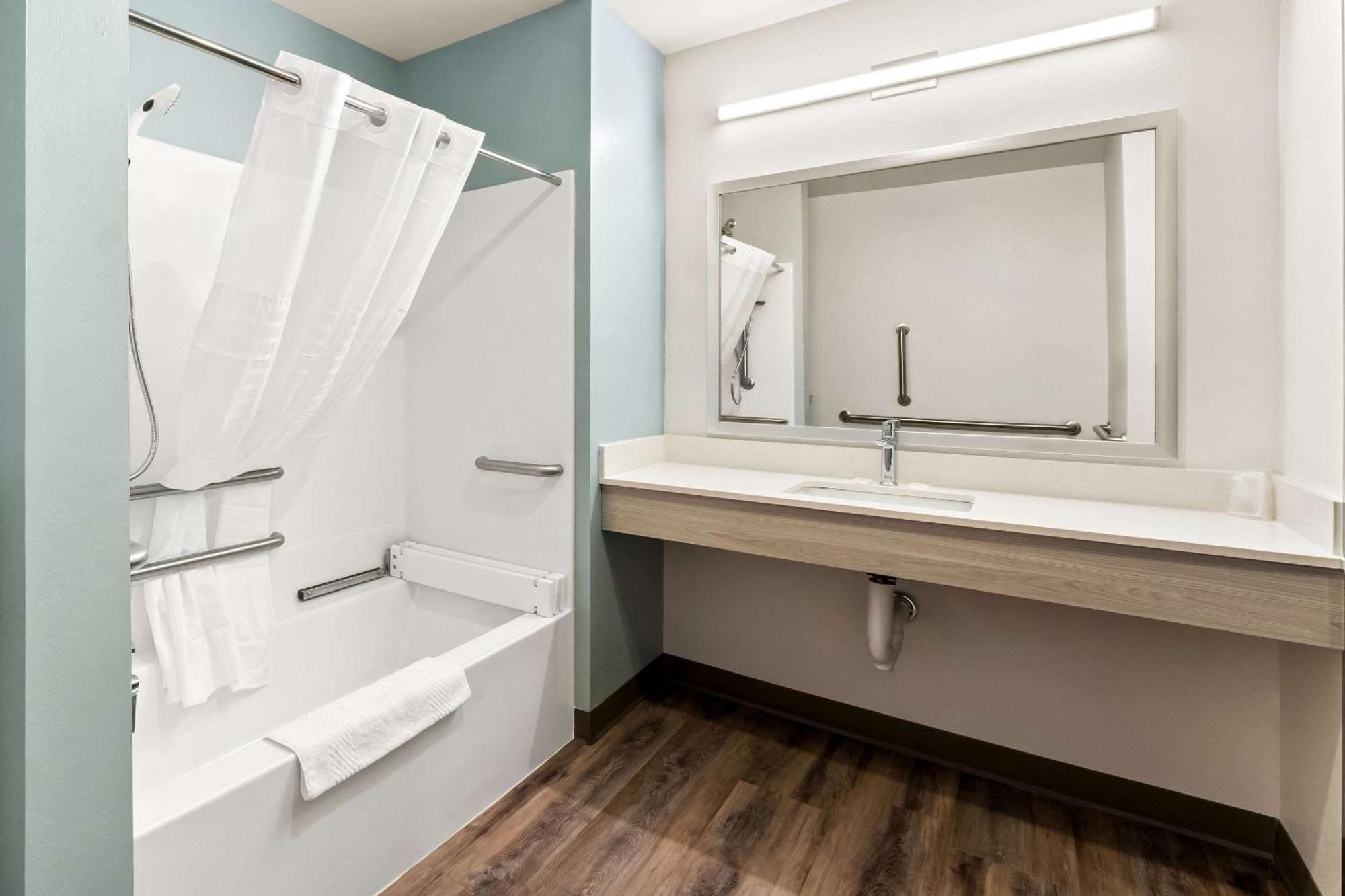 Woodspring Suites Easton Nazareth Екстериор снимка